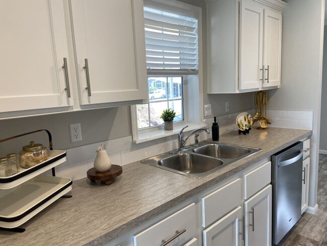 Building Photo - 488 Bimini Cay Cir