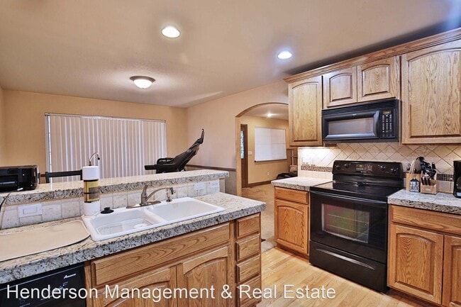 Building Photo - 2 br, 2 bath House - 647 Callisto Drive #101
