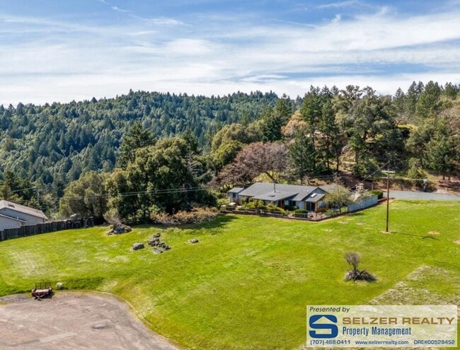 Building Photo - Roomy 3 bd. home in a beautiful Brooktrail...