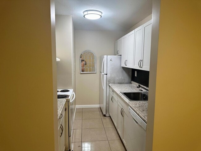 Building Photo - 1162 Lake Terry Dr