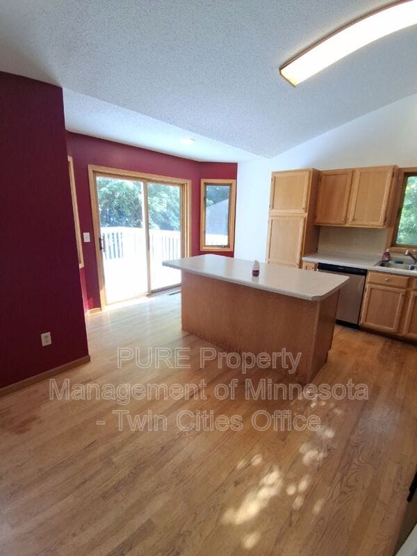 Foto del edificio - 9675 84th St S