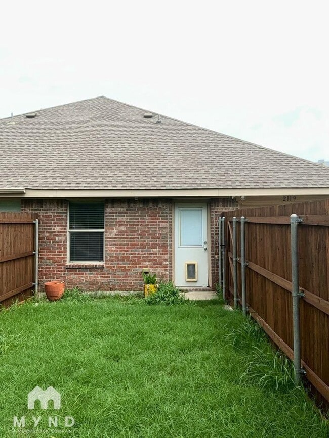 Building Photo - 2119 Colby Ln