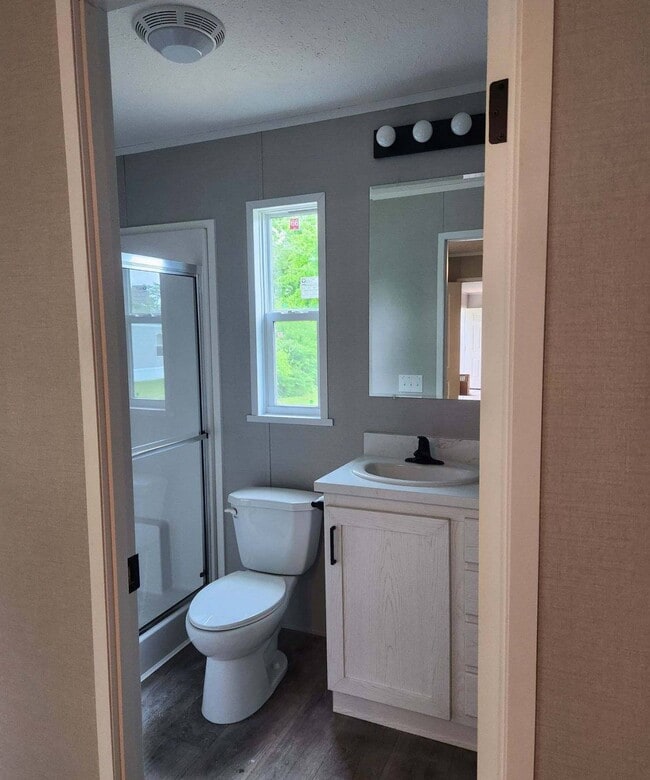 Building Photo - 400 Landrey Dr
