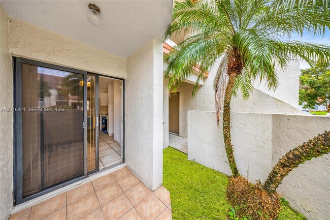 Building Photo - 5521 Courtyard Dr
