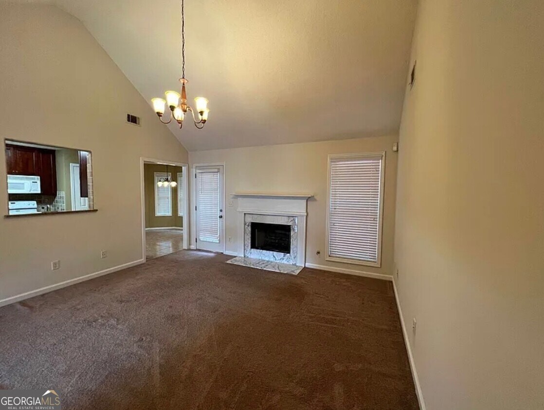 Building Photo - 1128 Chateau Terrace