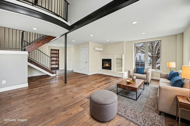 Foto del edificio - Stunning Luxury Home in Sunnyside **Move-In Special**