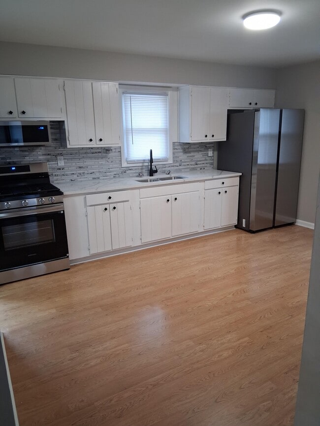 Kitchen - 2963 W 74th Ave