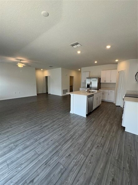 Building Photo - 4612 SW 83rd Lp