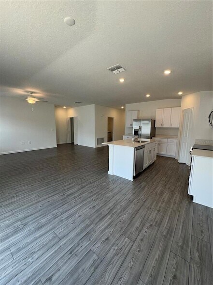 Foto del edificio - 4612 SW 83rd Lp