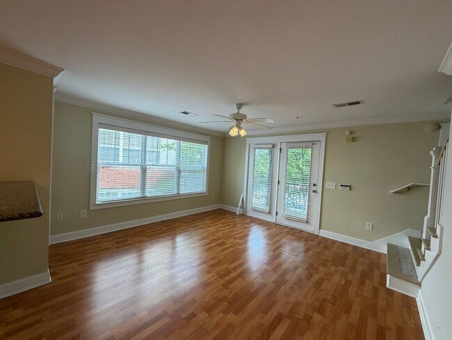 Foto del edificio - 1615 Elmwood Ct