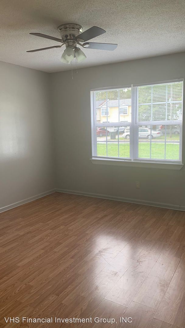Building Photo - 3 br, 1.5 bath House - 736 Elaine Street