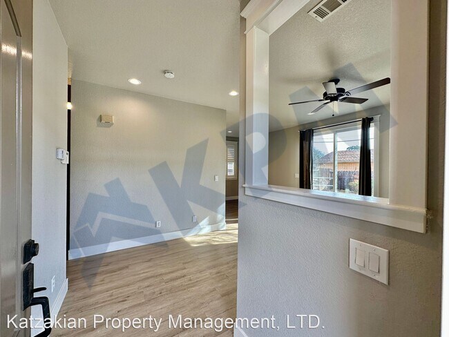 Foto del edificio - 3 br, 2 bath House - 2550 Plymouth Oaks Ct.