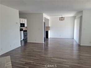 Building Photo - 923 E Ocean Blvd