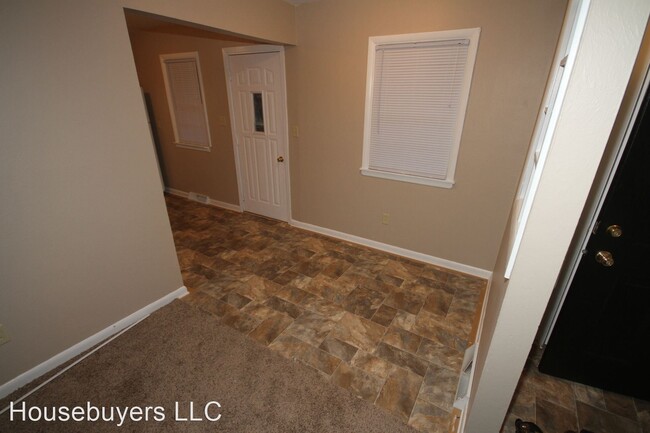 Building Photo - 3 br, 2 bath House - 7541 Southview Dr