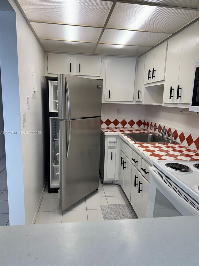 Foto del edificio - 1470 NE 125th Terrace