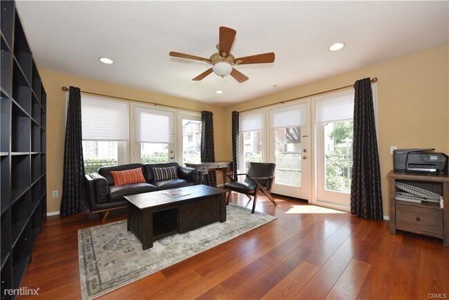 Building Photo - 3 br, 3.5 bath Townhome - 274 Tustin Field Dr