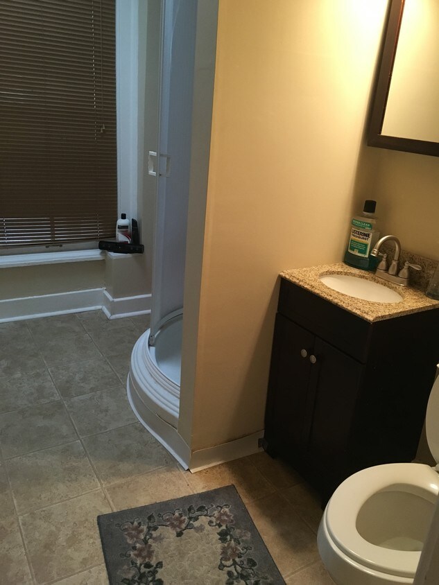 Foto principal - 1105 E Genesee St