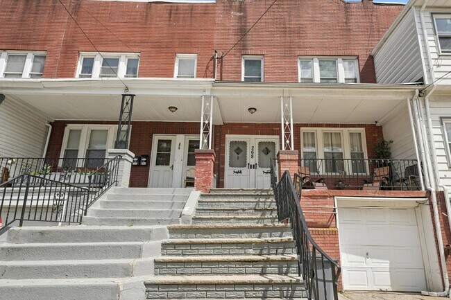 Building Photo - 268 Avenue B