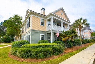 Building Photo - 130 River Landing Dr