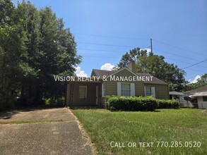 Building Photo - 1612 Lyndle Rd