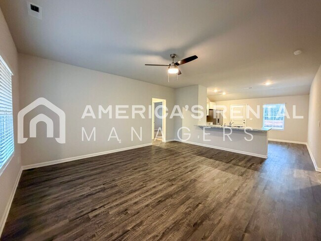 Building Photo - Beautiful Brick Home in Toney, AL - Available to View Now!!!