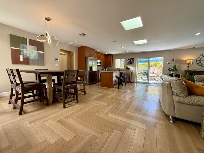 Foto del edificio - 5339 Pendleton St