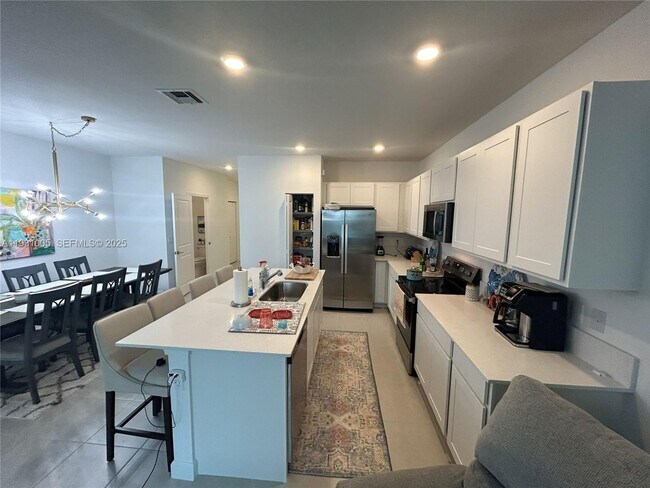 Foto del edificio - 345 SE Crossoak Ln