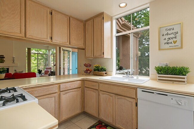 Foto del edificio - 3525 Cameo Dr