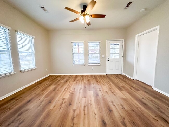 Foto del edificio - 3bd/2ba Home for Rent - Gentry Charmer!