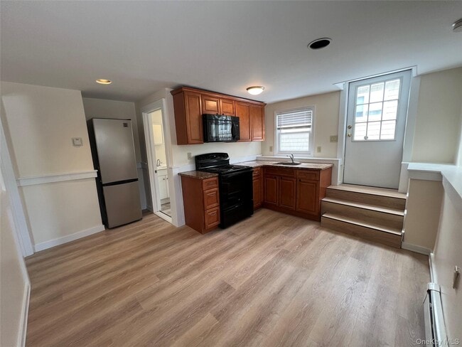 Building Photo - 62 Warwick Rd