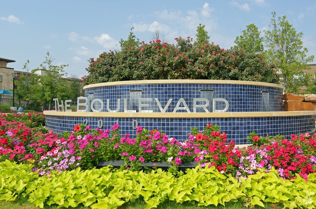 Entrance Sign - Oxford at the Boulevard Apartments