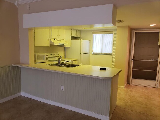 Foto del edificio - 25225 Rampart Blvd