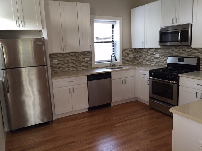 Foto del edificio - 3609 N Lakewood Ave