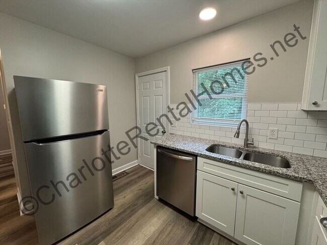 Foto del edificio - Nice renovated home in Gastonia!