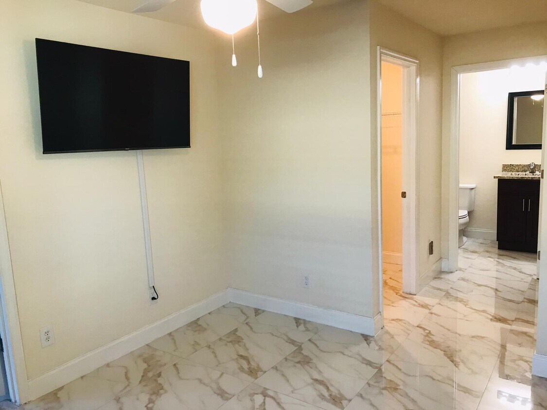 6032 Acorn Cir Unit One Bedroom Apartment, Labelle, FL 33935