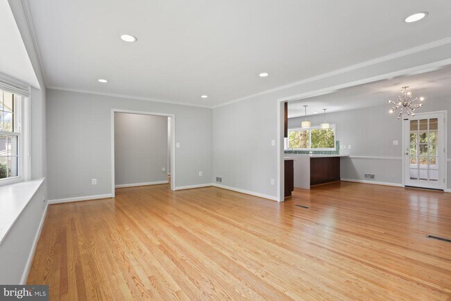 Foto del edificio - 6139 Tompkins Dr