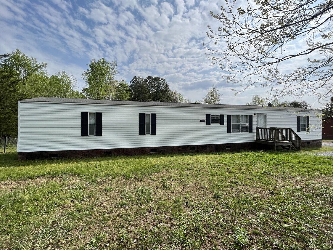 Foto principal - 143 Eaker Dr