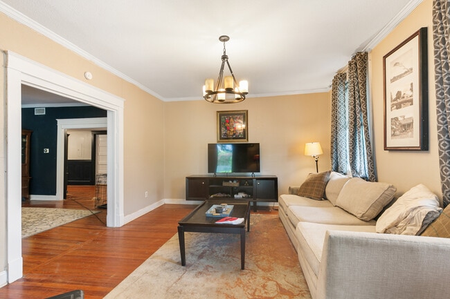 Building Photo - 3350 Jena St