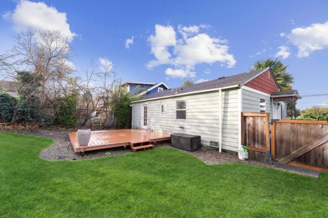 Foto del edificio - 2 bedroom in Seattle WA 98118
