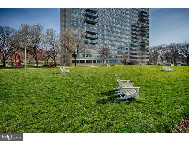 Building Photo - 2200 Benjamin Franklin Pkwy