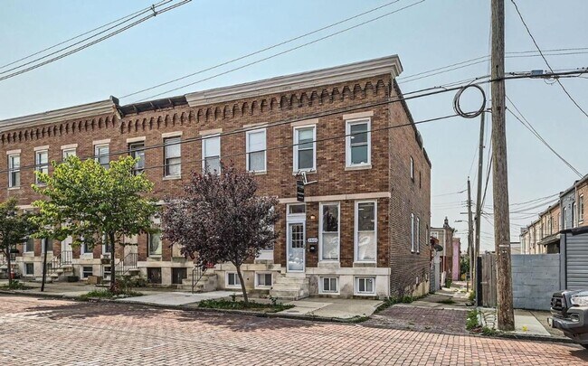 Building Photo - Charming 3BR Townhome in Baltimore