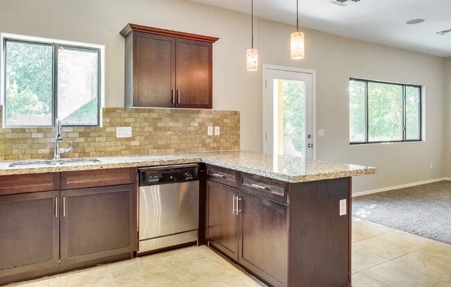 Foto del edificio - 4315 A St