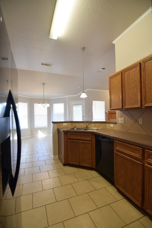 Foto del edificio - 3501 Salt Fork Dr