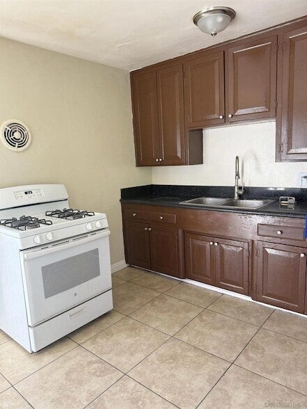 Foto del edificio - 534 S 33rd St