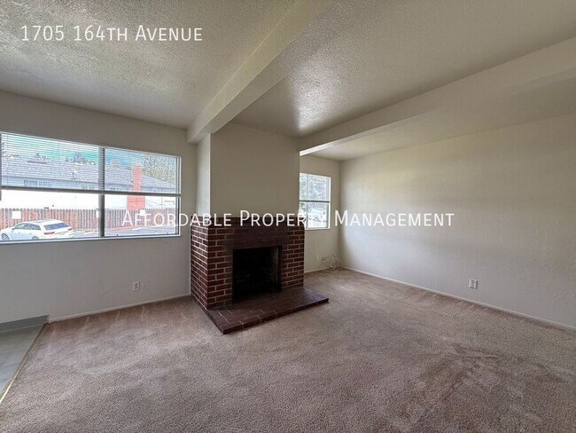 Foto del edificio - 1705 164th Ave