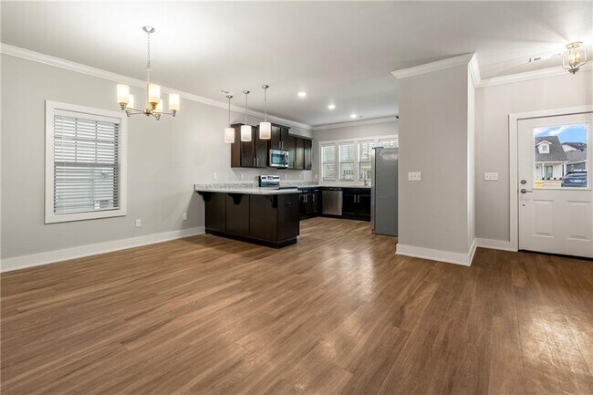 Foto del edificio - 815 NE Hts Ln