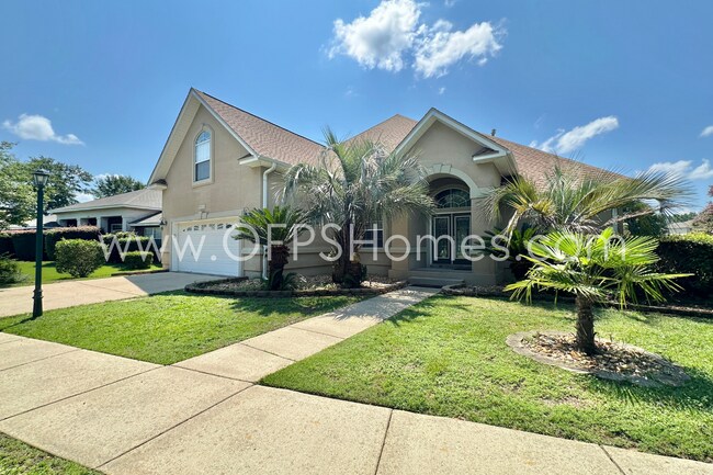 Building Photo - Gated South Crestview Community!