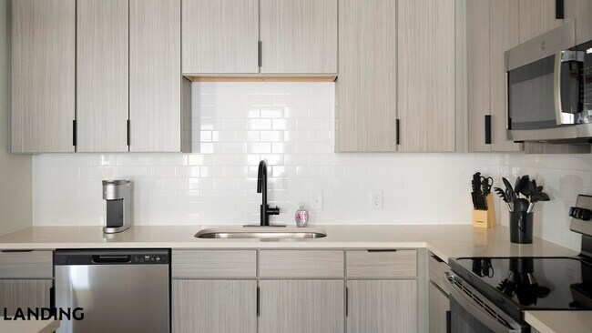 Building Photo - 13450 Perdido Key Dr