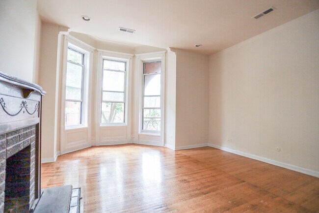 Building Photo - 2739 N Hampden Ct