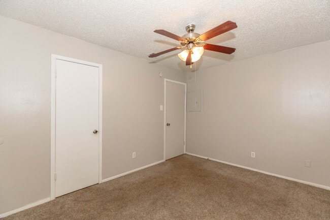 Building Photo - Indiana Village